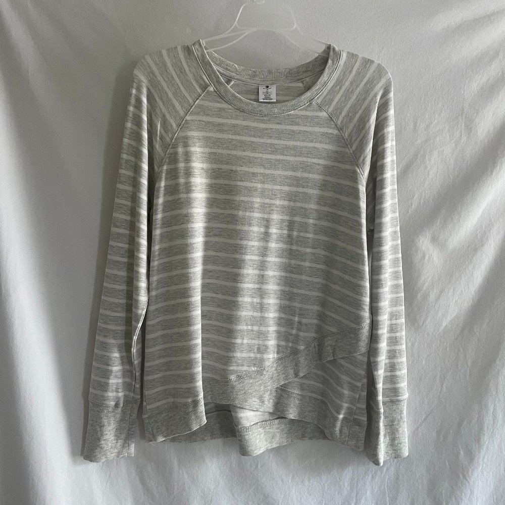 Active Life Athleisure Sweatshirt Raglan Sleeve Asymmetrical Gray White Stripe L